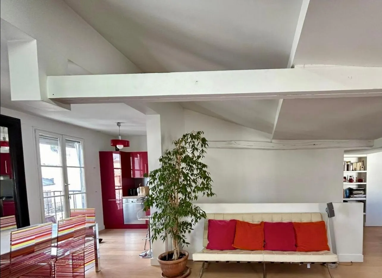 Montorgueil Apartment